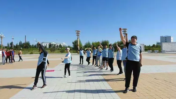 运动员团队合作默契,共同追逐荣耀的简单介绍 运动员团队合作默契,共同追逐荣耀的简单介绍