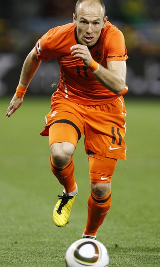 荷兰轻取乌拉圭，布鲁诺·费尔南德斯制霸全场的简单介绍