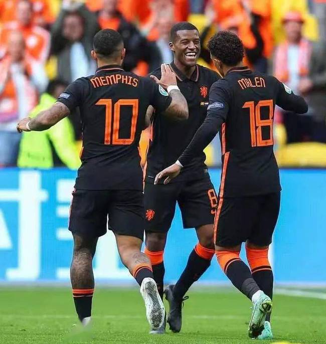 包含荷兰对决捷克,胜劣结果令人猜测不定的词条 包含荷兰对决捷克,胜劣结果令人猜测不定的词条