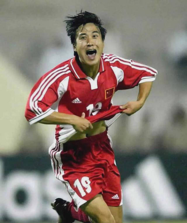 精湛技艺,足球明星展现实力的简单介绍 精湛技艺,足球明星展现实力的简单介绍