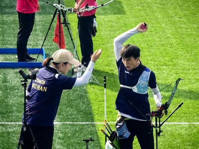 射箭选手准确无误，夺冠在望