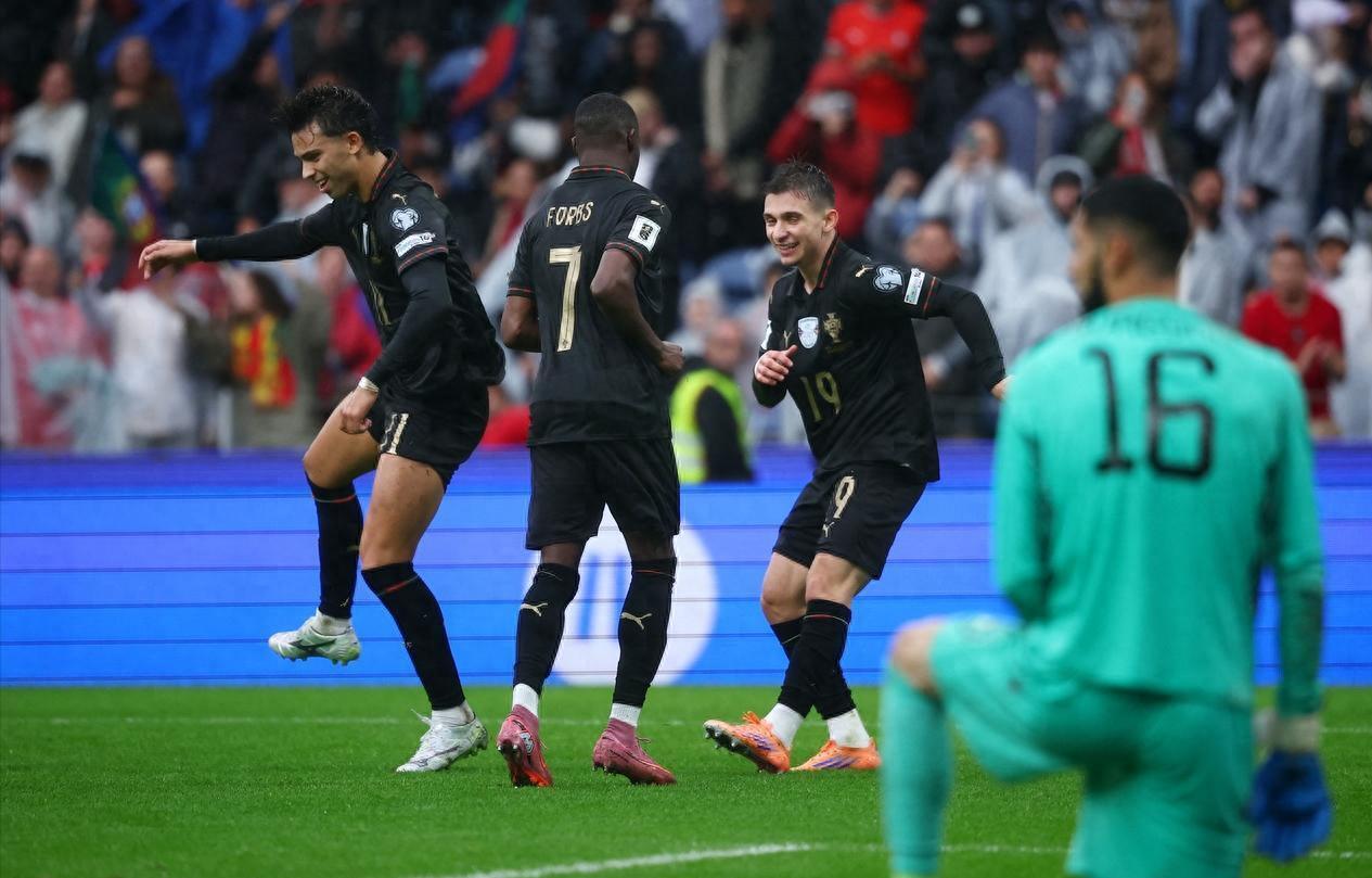 包含葡萄牙碾压土耳其，C罗完成帽子戏法的词条