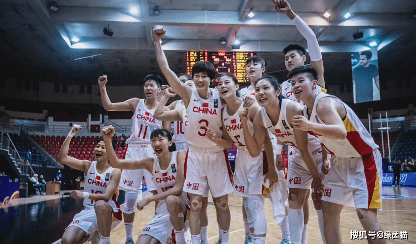 包含韩国队横扫中国队，黄鸭组合关键制胜的词条