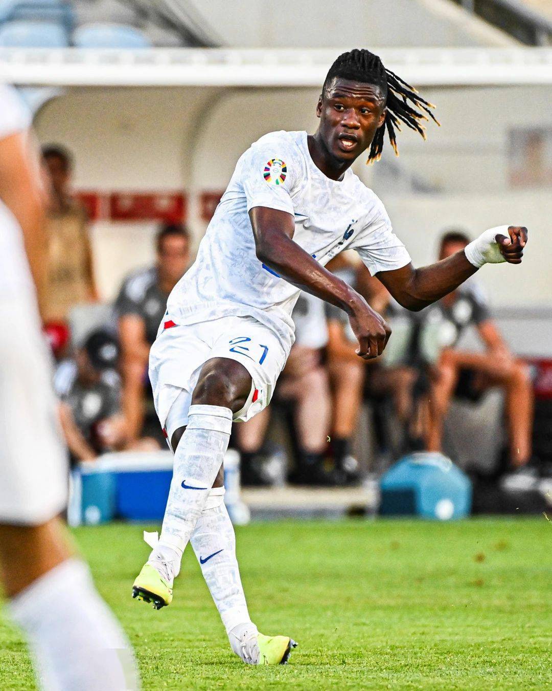 PG平台-关于波兰强势乌拉圭，阿拉巴统治全场的信息