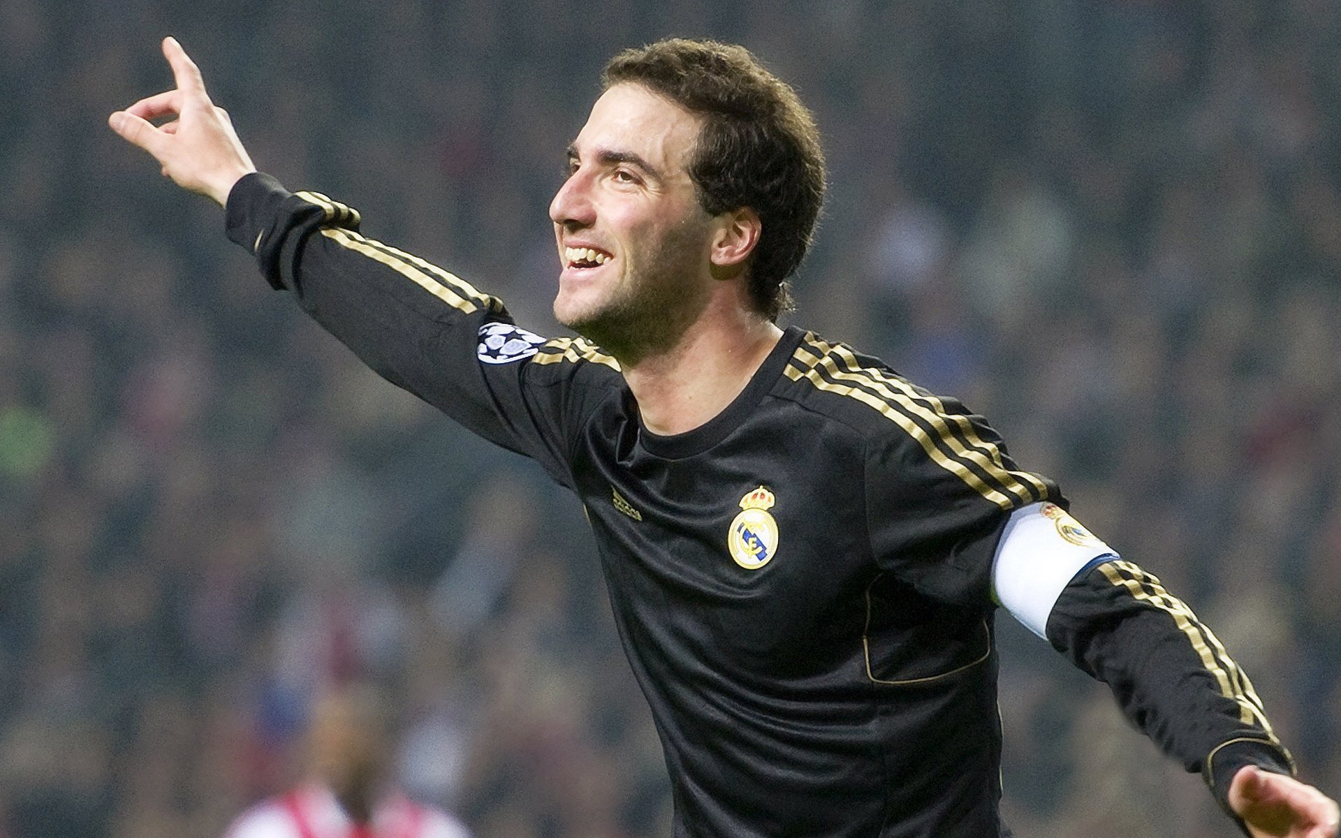 PG中国登录入口-阿什拉夫单骑救主，伊朗末节狂飙逆转瑞典书写历史