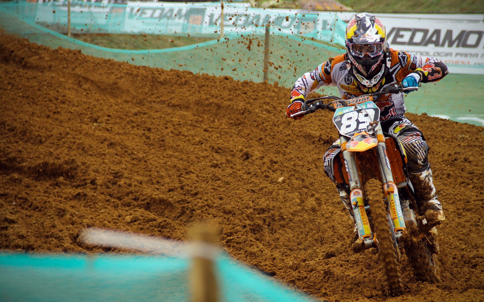 逆袭时刻,拉塞尔关键制胜,雷诺车队绝地翻盘哈斯车队