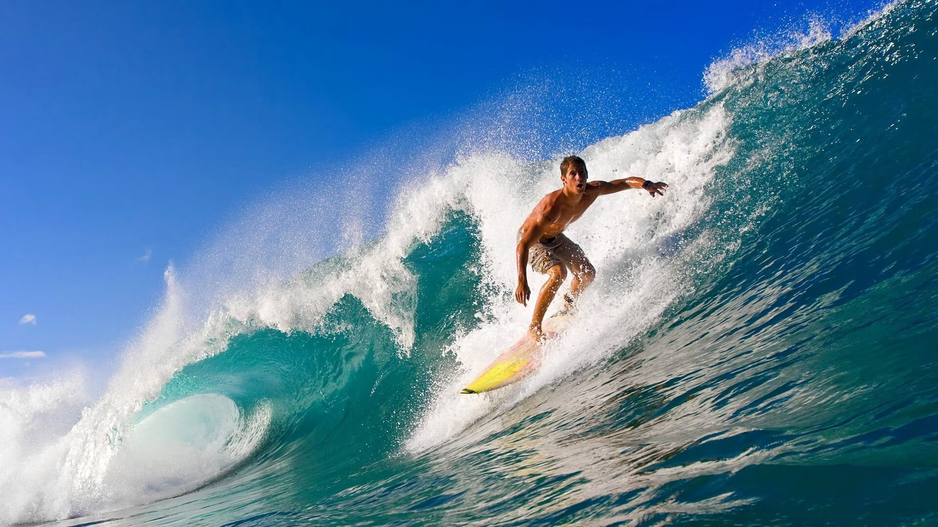 奥利维耶一锤定音,AC米兰客场横扫里昂彰显王者气质